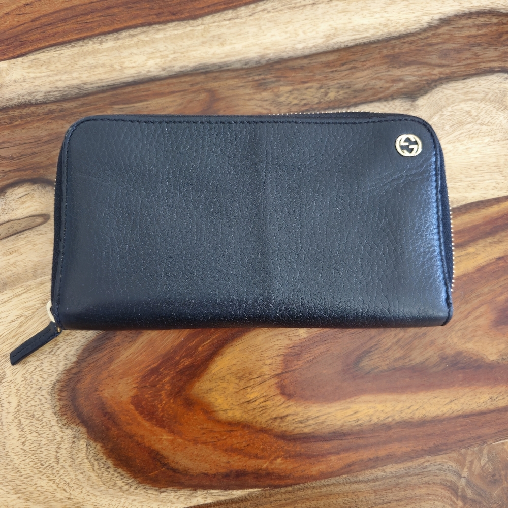 Authentic Gucci interlocking long zippy wallet